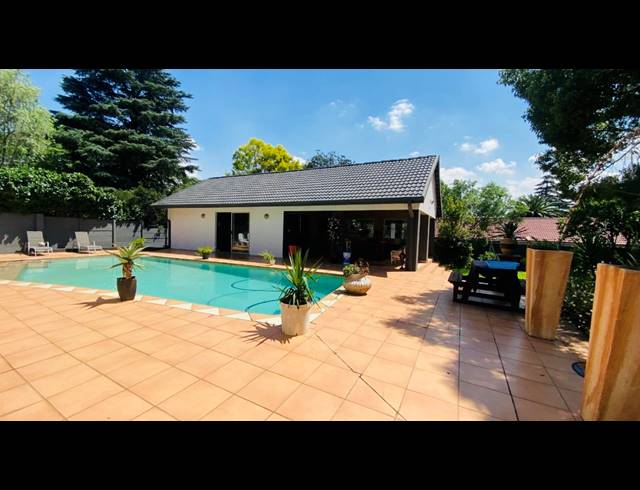 4 BEDROOM FREEHOLD FOR SALE IN ALBERANTE